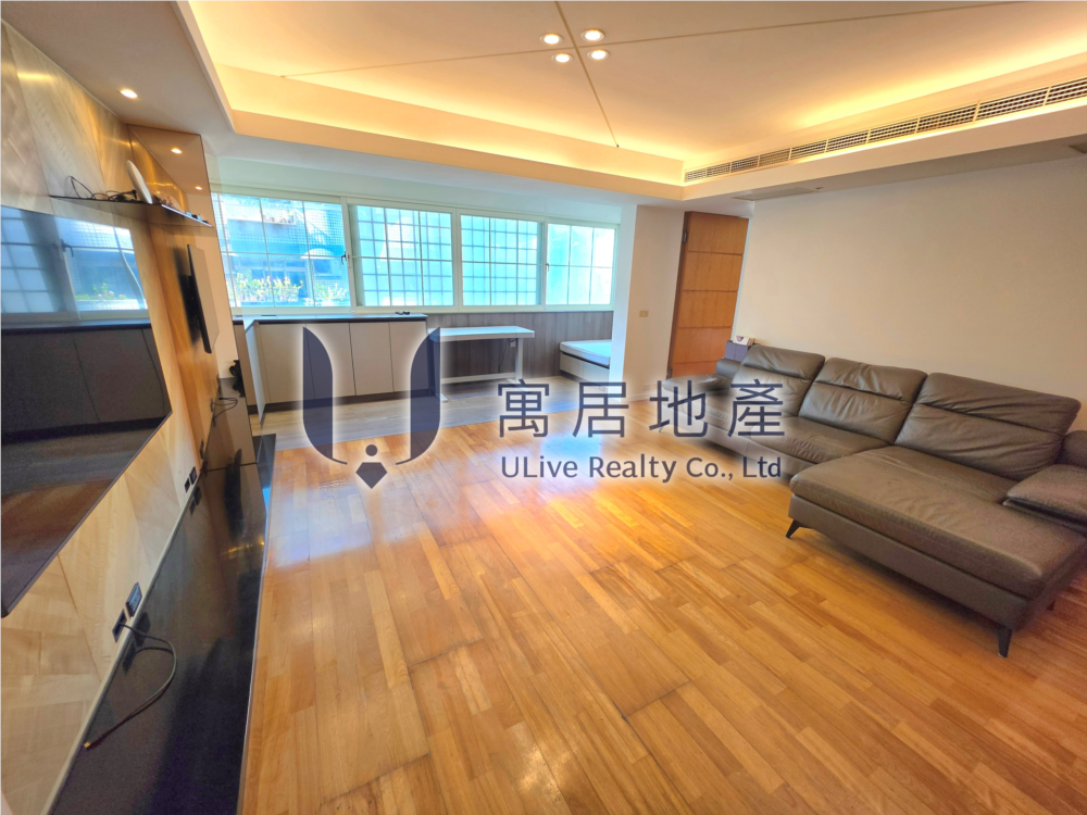 一層一戶超大4房，文德捷運站,全聯,便利商店,公園以上走路約5分鐘都可到超方便，皮箱可入住