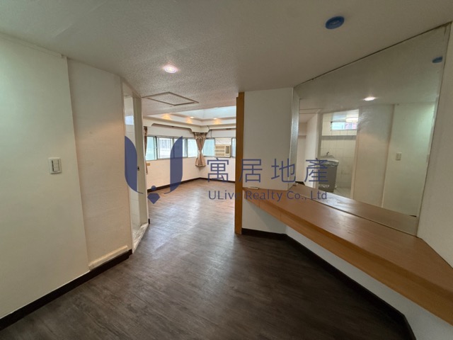 近東區 交通便利