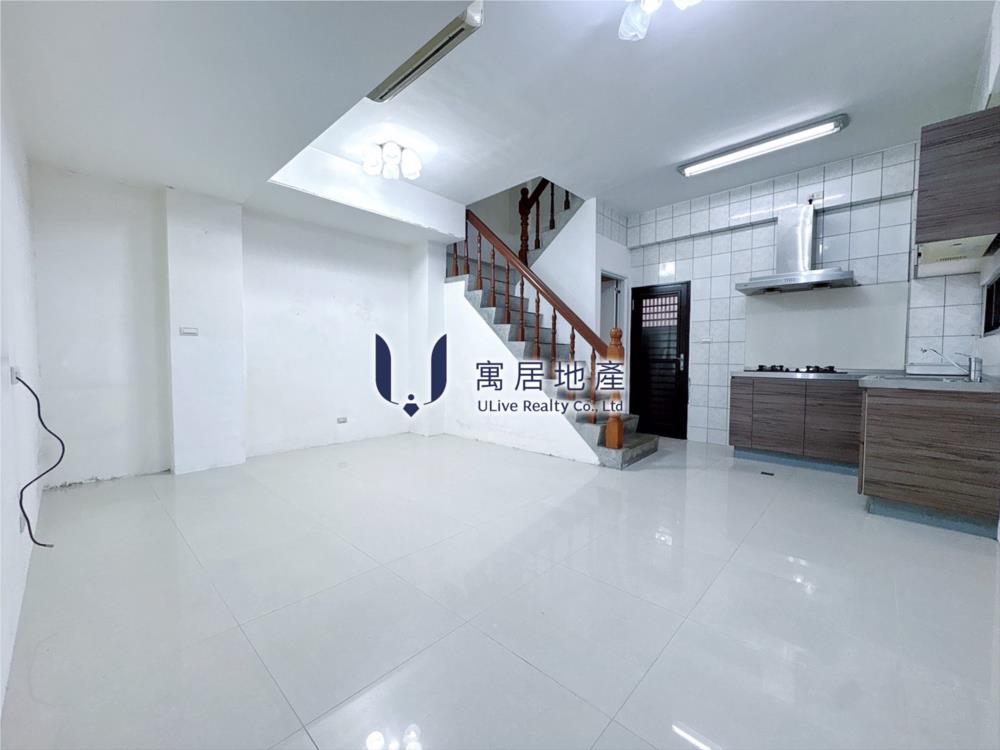 MRT龍山寺｜萬華火車站｜稀有透天可住可辦
